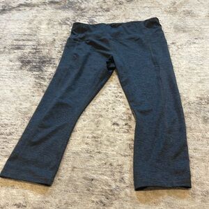 Grey capri leggings